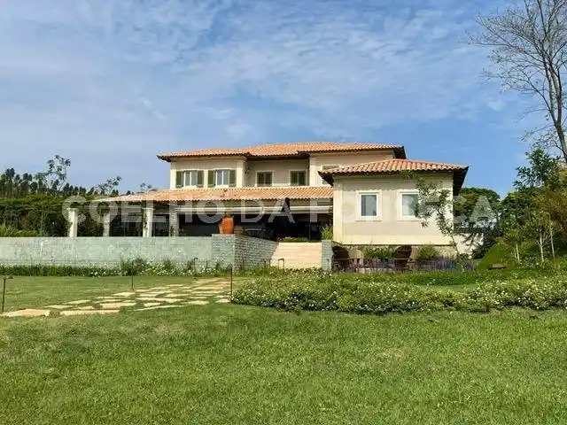 Tuscan Style in a Beautiful Natural Setting
