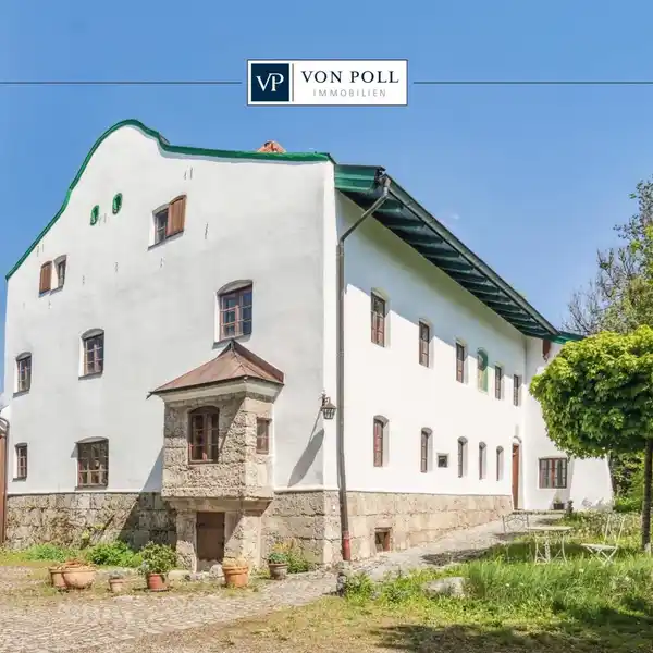 REFUGE FROM 1767 IN THE HEART OF THE VILLAGE