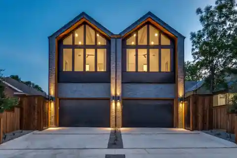 Newly Built in Prime Dallas Location