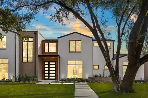 Elegant Family Home Near Top Private Schools