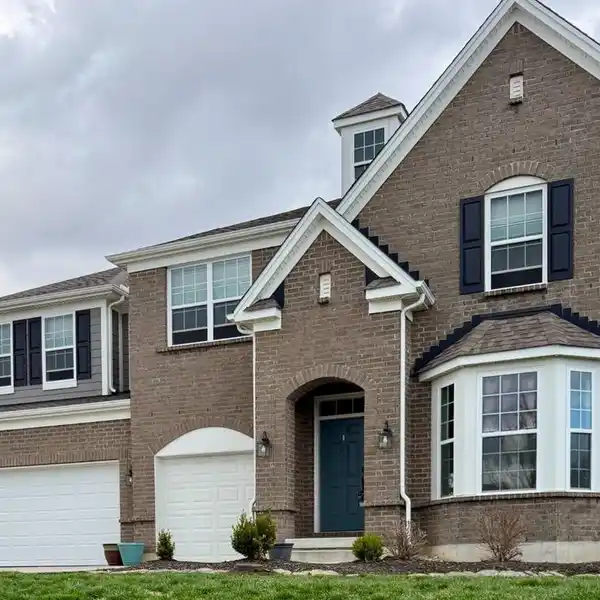 MOVE-IN READY HOME IN A DESIRABLE NEIGHBORHOOD