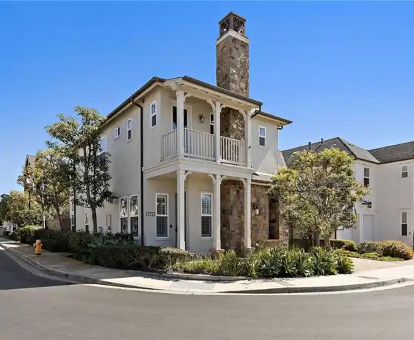 STUNNING HOME IN A DESIRABLE BRIGHTWATER LOCATION