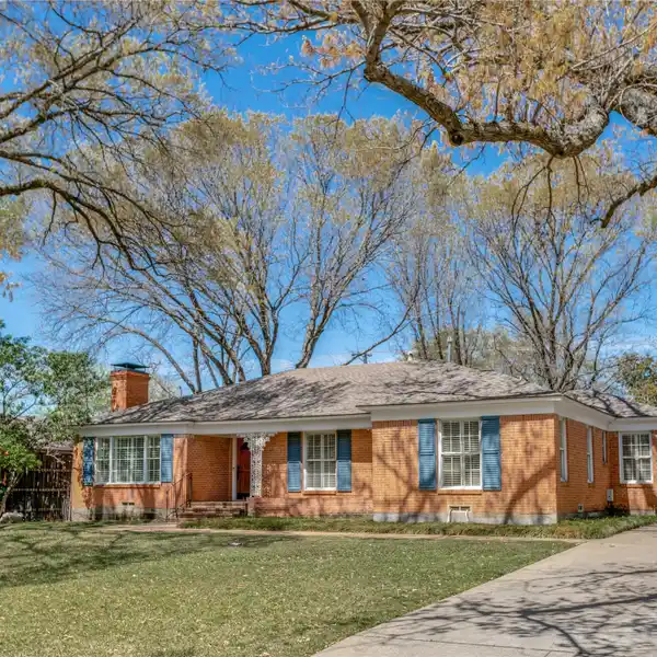 FABULOUS BLOCK LOCATION
