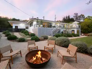 Peaceful Single-Level Home in Hedgerow