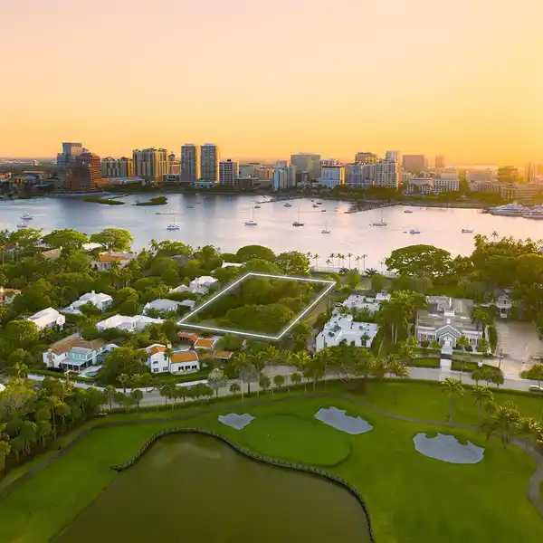 IDEAL CANVAS TO CRAFT A SECLUDED SANCTUARY