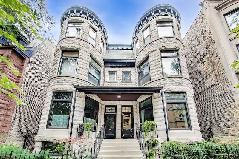 Lovely Lincoln Park Condo