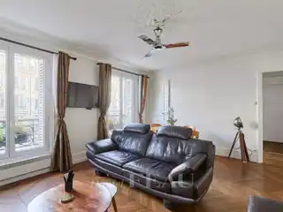 Elegant Early 20th Century Riverside Apartment