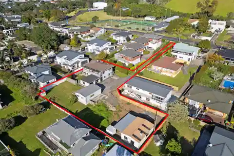 Modern Living on Massive Suburban Site