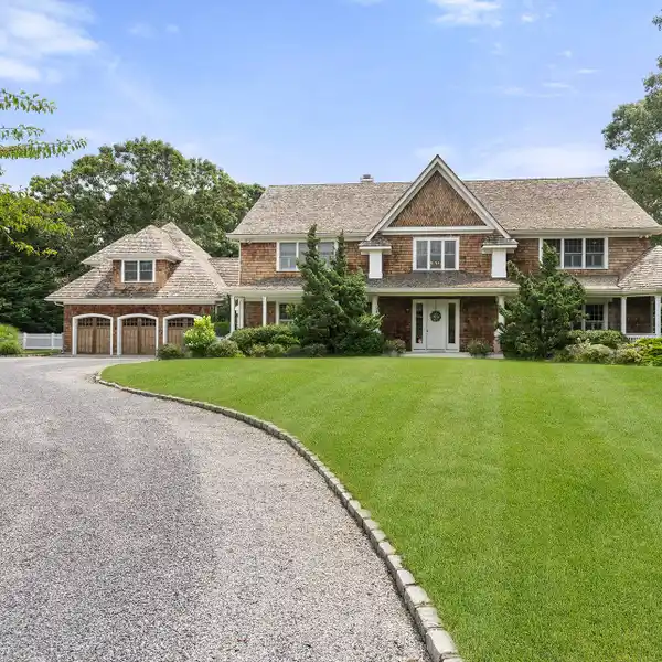 GRAND CUSTOM HOME ON A PRIVATE ESTATE