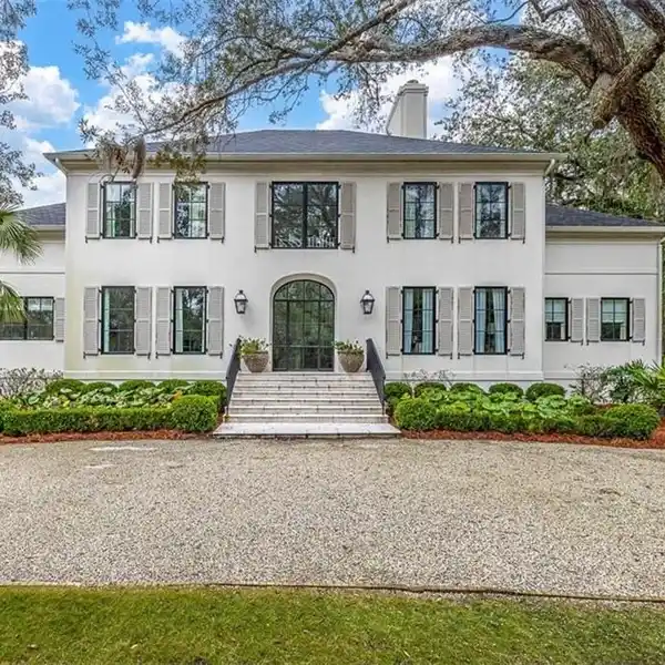 SOUTHERN CHARM WITH MODERN ELEGANCE