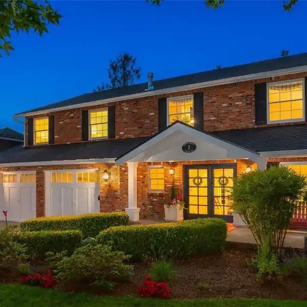 TIMELESS ELEGANCE IN COVETED NEWPORT SHORES