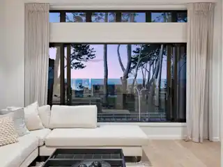 Highly Regarded Beachfront Apartment