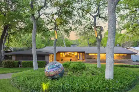 Iconic Mid-century Architecture with Refined Updates