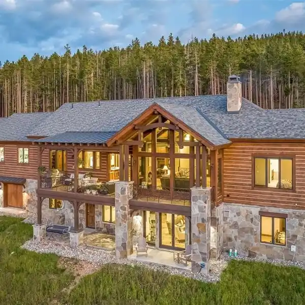 NEWLY COMPLETED MOUNTAIN HOME