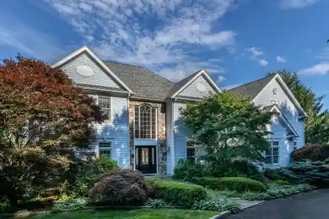 Well-Maintained Colonial Just Minutes to Town