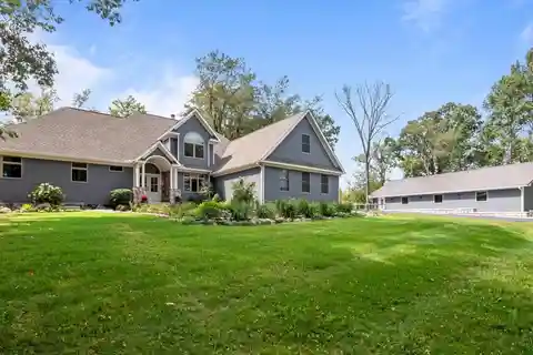 Exquisite Home with Heated Mega Barn