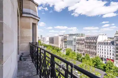 Sunny Family Home with Balcony & Cellar