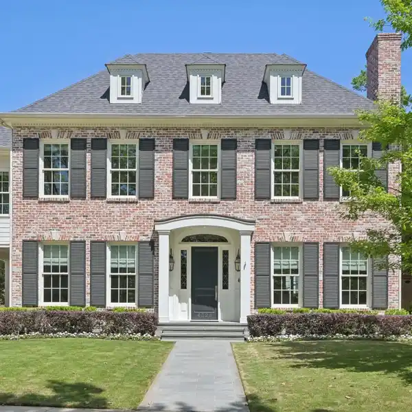 REMARKABLE UNIVERSITY PARK HOME