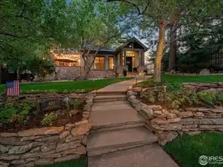 Exquisite Chautauqua Residence: a Blend of Sophistication, Tranquility, and Mountain Living
