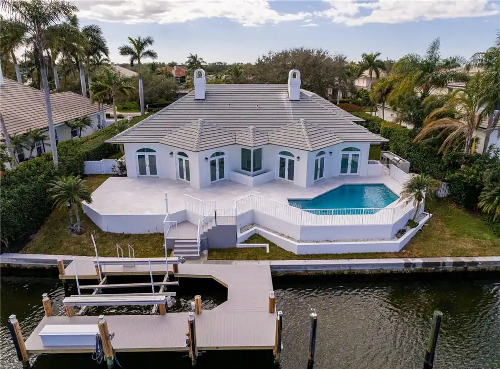 Waterfront Luxury in the Anchor