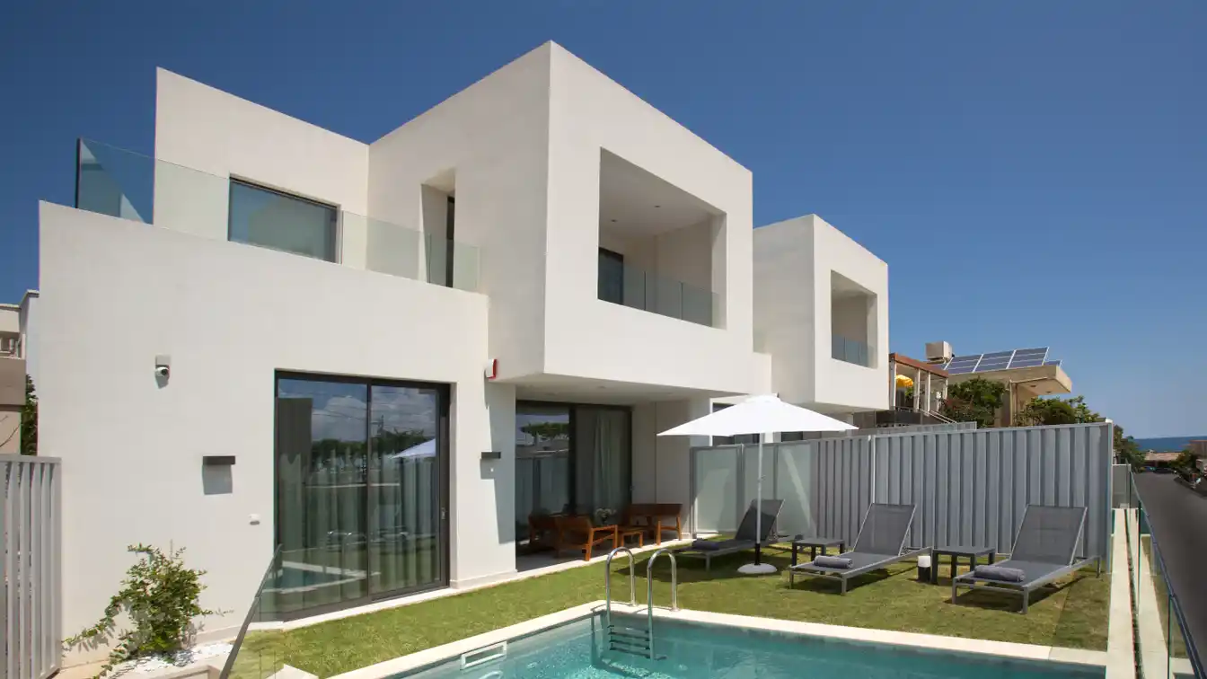 Luxury Villa for Rent Near the Beach