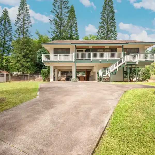 WELL-MAINTAINED HOME IN A BEAUTIFUL COUNTRY SETTING