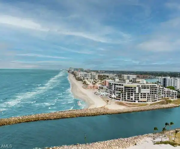 UNIQUE GULF-FACING CONDO