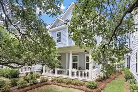 Elegant Charleston Living in Ideal Location