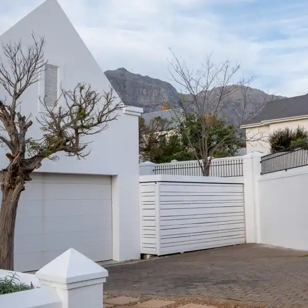 CHARMING PROPERTY IN L'HERMITAGE PARADYSKLOOF
