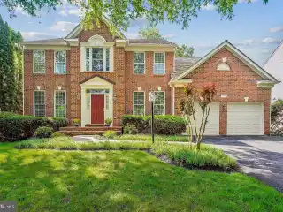 Classic Colonial with Versatile Space