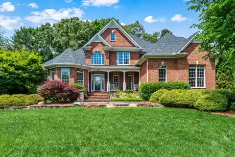 Well-designed Home with Great Flow