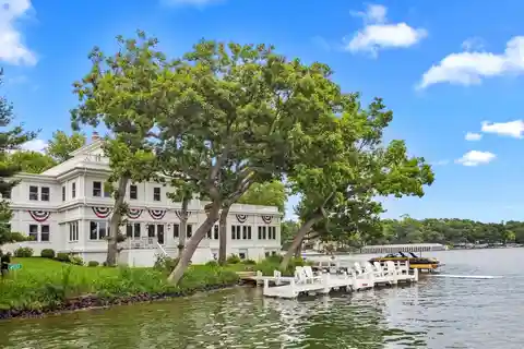 The Boathouse on Deakin Isle -  Iconic Lauderdale Lakes Home