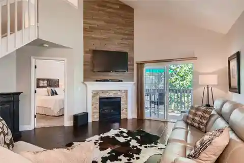 Beautifully Furnaced Mountain Condo