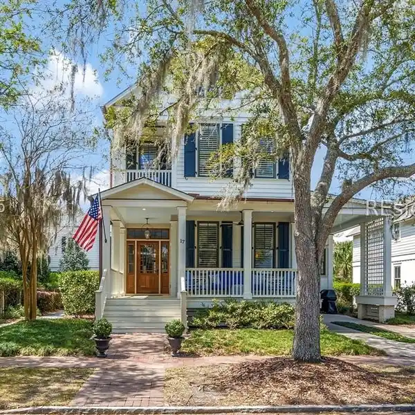 LOWCOUNTRY CHARM MEETS WATERFRONT LIVING