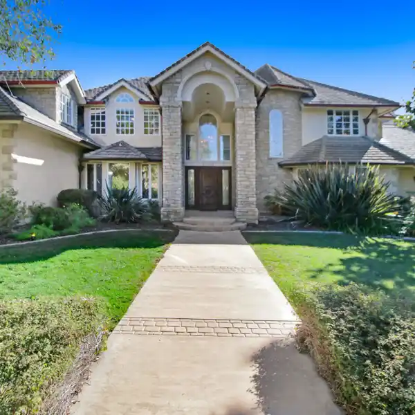 BEAUTIFUL RESORT STYLE ESTATE  IN DE LUZ
