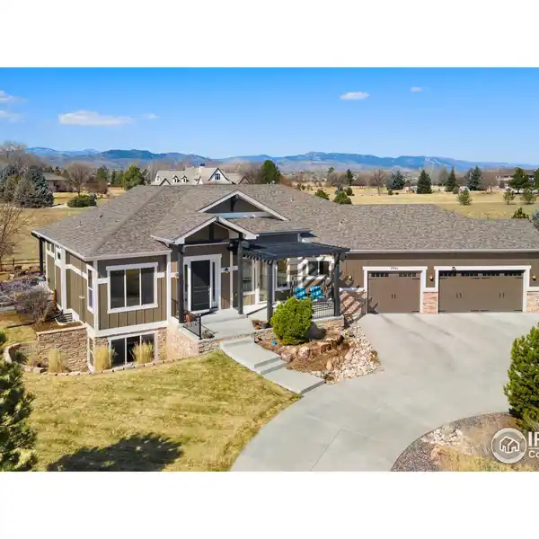 BEAUTIFUL CUSTOM RANCH
