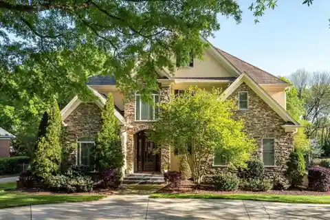 Lovely Custom Home in Challis Farm