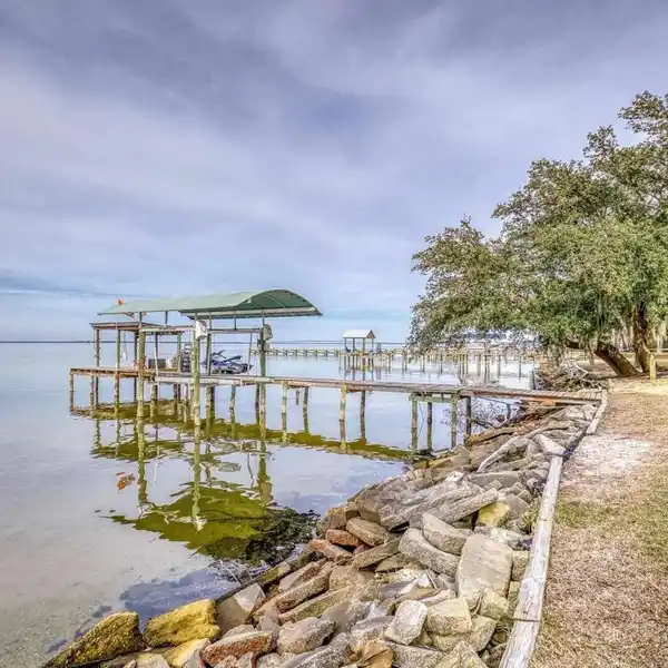 WATERFRONT LIVING AT ITS BEST ON PENSACOLA BAY