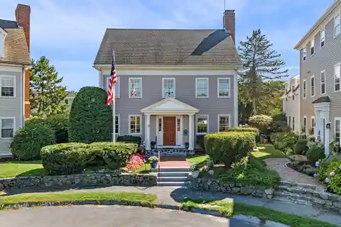 Seaside Colonial Offers Fabulous Ocean/harbor Views
