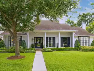 Elegant Briargrove Home with Expansive Backyard