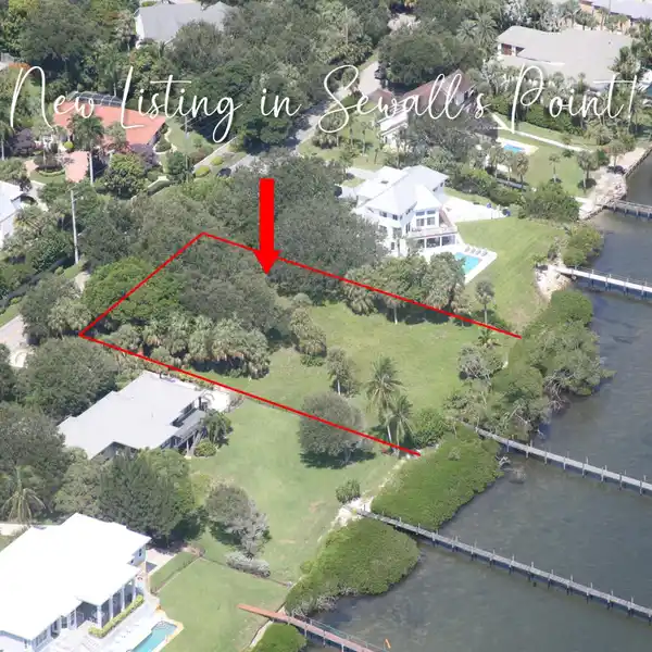OVERSIZED RIVERFRONT LOT IN COVETED HILLCREST NEIGHBORHOOD