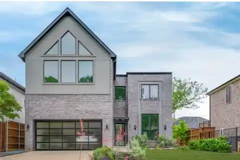Contemporary Elegance in Glenridge Estates