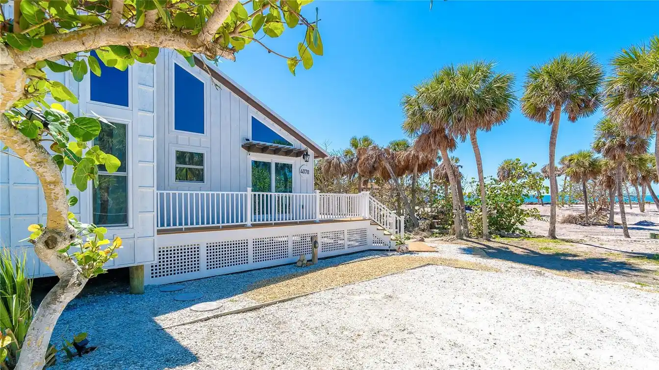 Charming Beachside Cottage Retreat