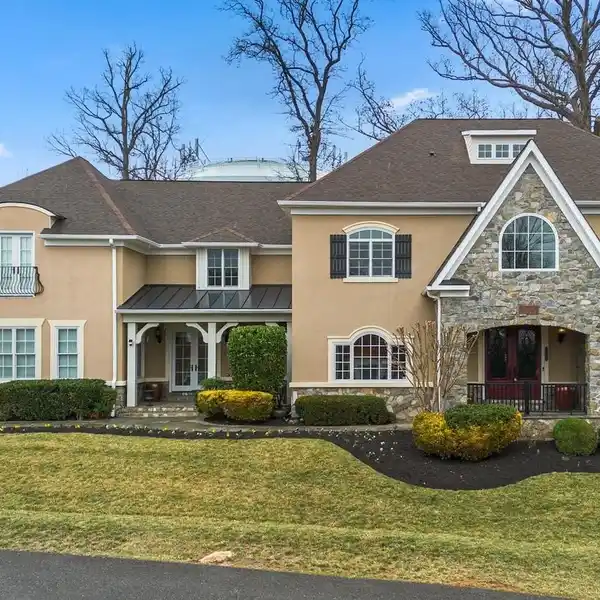 ARCHITECTURAL MASTERPIECE IN PREMIER LOCATION