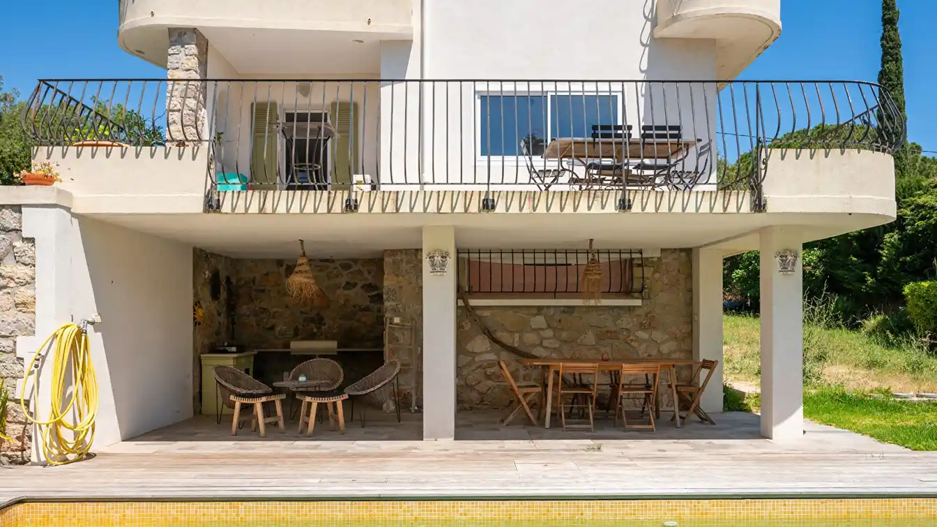 Peaceful Pool Home