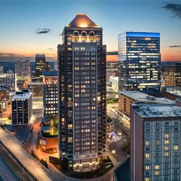 FULL-FLOOR PENTHOUSE IN THE PLAZA