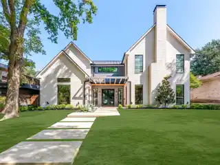 Designer Finishes in Prestigious Dallas Neighborhood