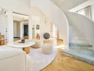 Magnificent Top-Floor Apartment