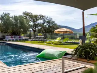 Contemporary Villa in the Heart of the Vineyards
