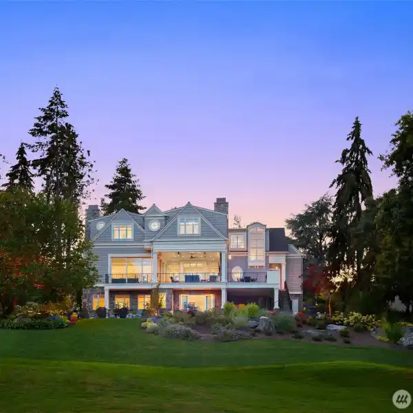 THE ULTIMATE CUSTOM HOME